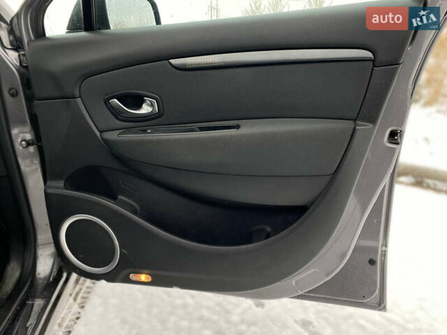 Серый Рено Сценик, объемом двигателя 1.87 л и пробегом 280 тыс. км за 7200 $, фото 9 на Automoto.ua
