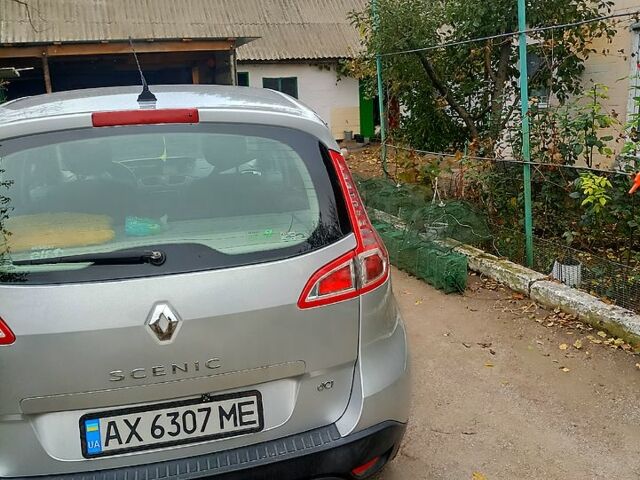 Рено Сценик 2010 в Полтаве на Automoto.ua Серый Рено Сценик, объемом двигателя 1.5 л и пробегом 226 тыс. км за 7400 $, фото 9 на Automoto.ua