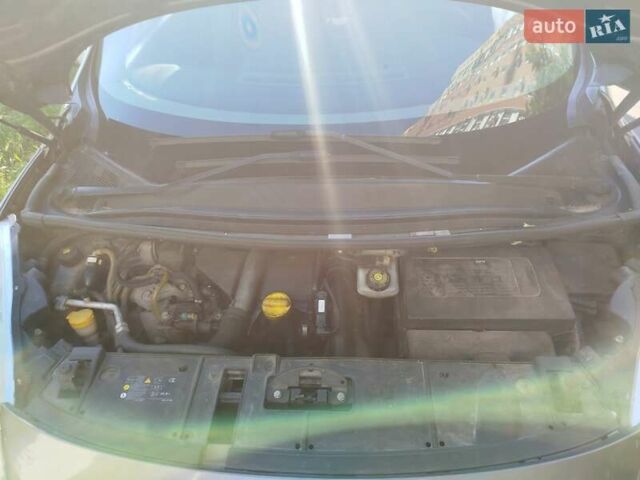 Рено Сценик 2010 в Киеве на Automoto.ua Серый Рено Сценик, объемом двигателя 1.5 л и пробегом 320 тыс. км за 7499 $, фото 15 на Automoto.ua