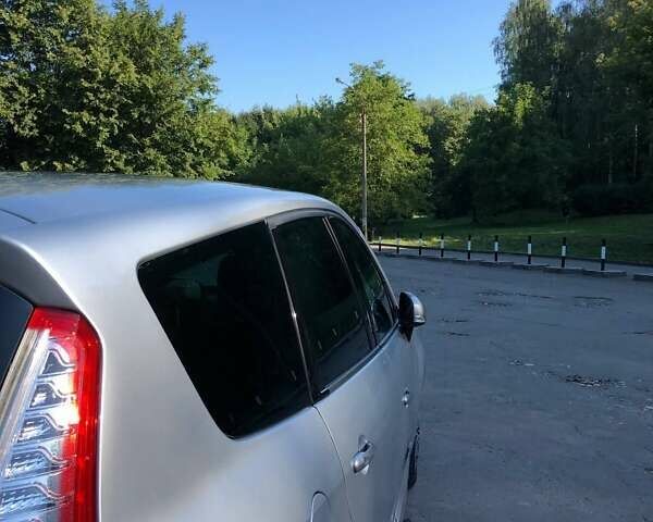 Серый Рено Сценик, объемом двигателя 1.46 л и пробегом 206 тыс. км за 7200 $, фото 3 на Automoto.ua