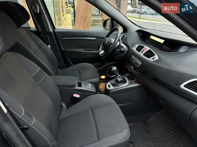 Серый Рено Сценик, объемом двигателя 1.5 л и пробегом 239 тыс. км за 6850 $, фото 15 на Automoto.ua