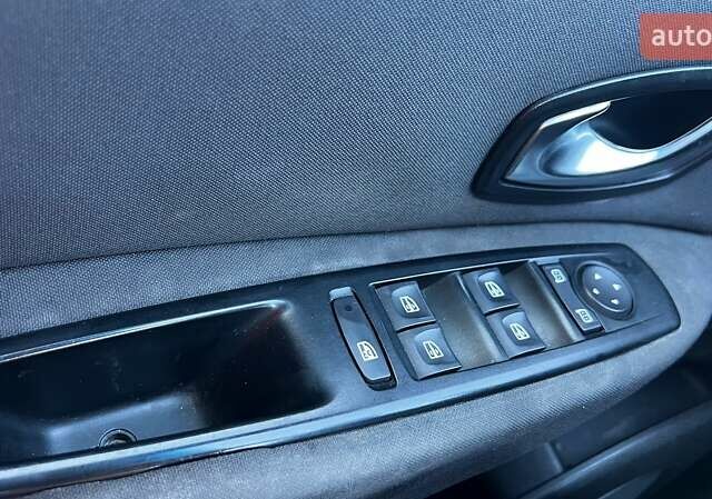 Серый Рено Сценик, объемом двигателя 1.46 л и пробегом 310 тыс. км за 6675 $, фото 1 на Automoto.ua