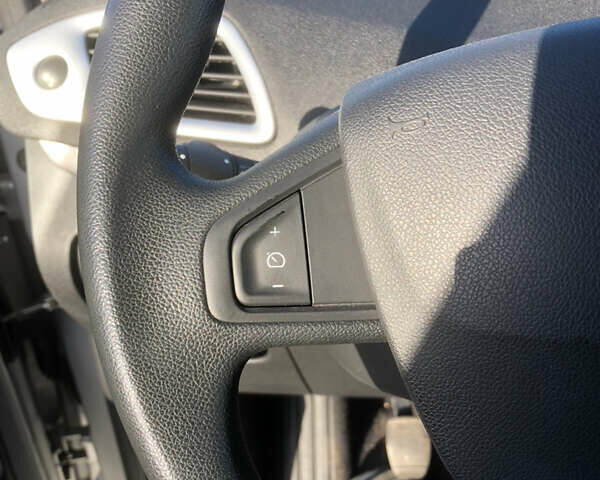 Серый Рено Сценик, объемом двигателя 1.4 л и пробегом 216 тыс. км за 5999 $, фото 22 на Automoto.ua