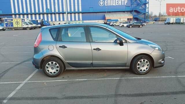 Серый Рено Сценик, объемом двигателя 1.6 л и пробегом 173 тыс. км за 6500 $, фото 2 на Automoto.ua