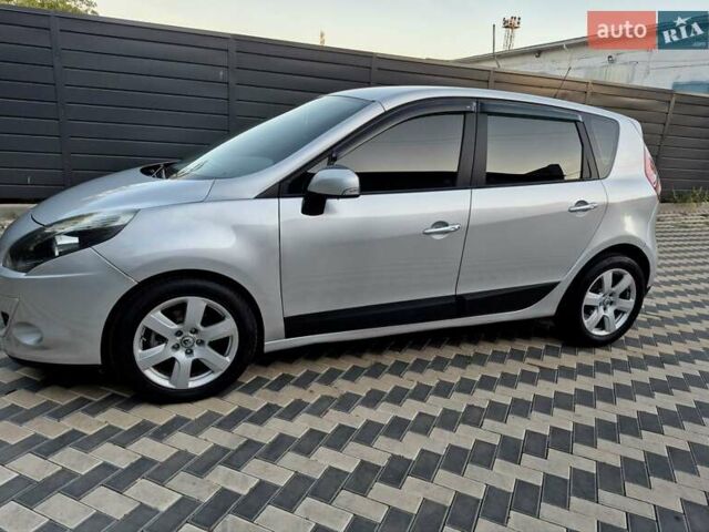 Рено Сценік 2010 у Миколаєві на Automoto.ua Сірий Рено Сценік, об'ємом двигуна 1.46 л та пробігом 256 тис. км за 6600 $, фото 5 на Automoto.ua