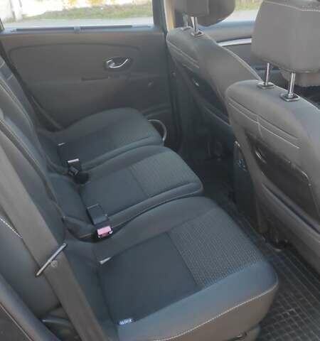 Серый Рено Сценик, объемом двигателя 1.5 л и пробегом 239 тыс. км за 7799 $, фото 1 на Automoto.ua