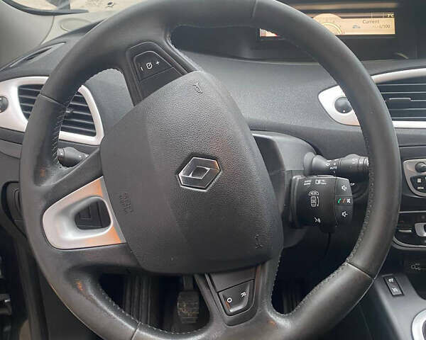 Сірий Рено Сценік, об'ємом двигуна 1.9 л та пробігом 184 тис. км за 7800 $, фото 17 на Automoto.ua