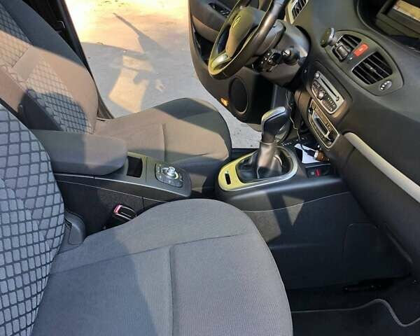 Серый Рено Сценик, объемом двигателя 1.46 л и пробегом 206 тыс. км за 7200 $, фото 6 на Automoto.ua