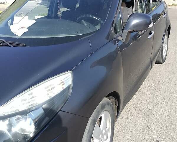 Рено Сценик 2010 в Владимирце на Automoto.ua Серый Рено Сценик, объемом двигателя 1.5 л и пробегом 256 тыс. км за 6000 $, фото 20 на Automoto.ua