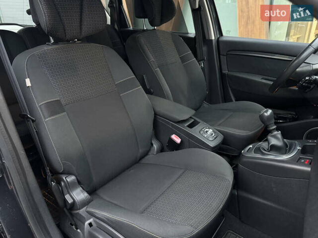 Серый Рено Сценик, объемом двигателя 1.5 л и пробегом 239 тыс. км за 6850 $, фото 14 на Automoto.ua