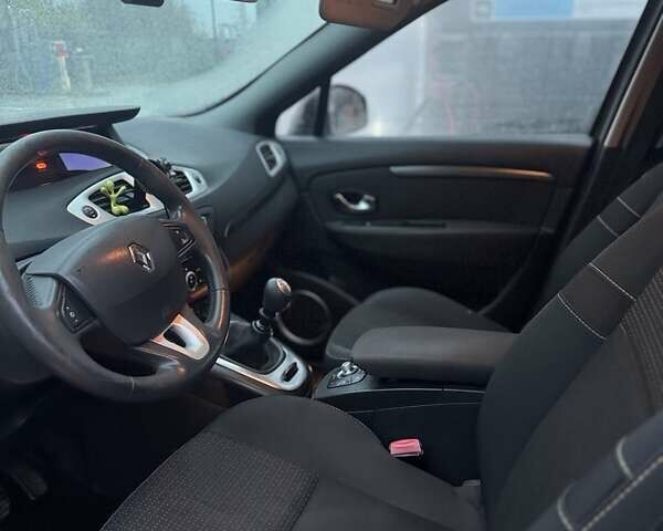 Серый Рено Сценик, объемом двигателя 1.87 л и пробегом 215 тыс. км за 6000 $, фото 11 на Automoto.ua