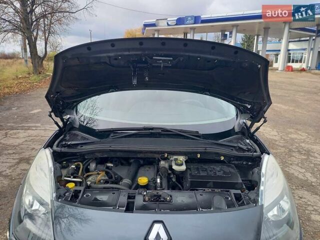 Серый Рено Сценик, объемом двигателя 1.46 л и пробегом 250 тыс. км за 5999 $, фото 44 на Automoto.ua