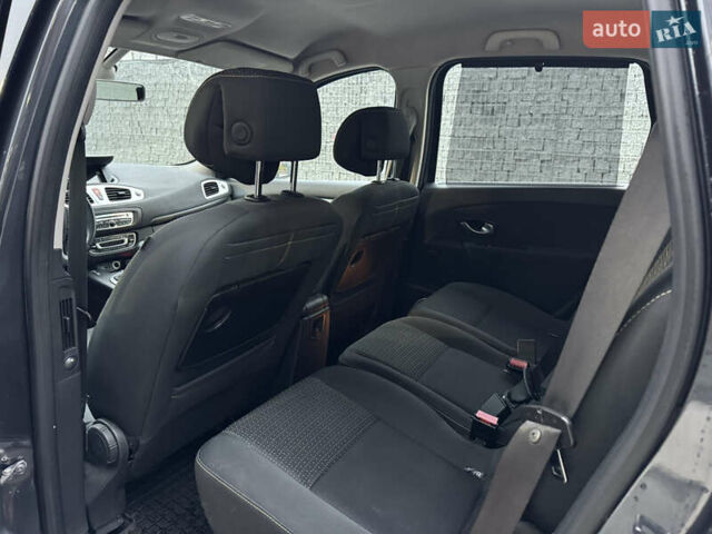 Серый Рено Сценик, объемом двигателя 1.5 л и пробегом 239 тыс. км за 6850 $, фото 11 на Automoto.ua