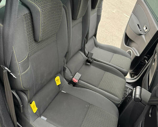 Серый Рено Сценик, объемом двигателя 1.6 л и пробегом 210 тыс. км за 7500 $, фото 33 на Automoto.ua