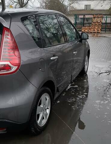 Серый Рено Сценик, объемом двигателя 2 л и пробегом 245 тыс. км за 7000 $, фото 4 на Automoto.ua