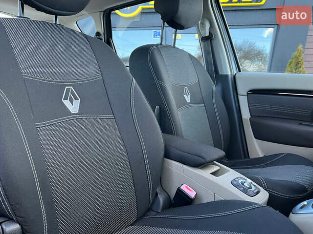 Серый Рено Сценик, объемом двигателя 1.46 л и пробегом 168 тыс. км за 8000 $, фото 17 на Automoto.ua