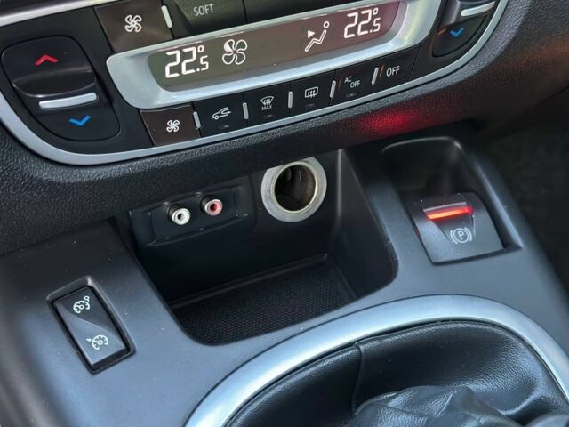 Сірий Рено Сценік, об'ємом двигуна 1.4 л та пробігом 179 тис. км за 6399 $, фото 20 на Automoto.ua