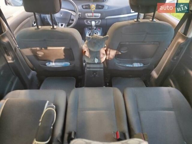 Рено Сценик 2010 в Киеве на Automoto.ua Серый Рено Сценик, объемом двигателя 1.5 л и пробегом 320 тыс. км за 7499 $, фото 7 на Automoto.ua
