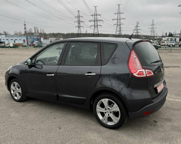 Серый Рено Сценик, объемом двигателя 1.6 л и пробегом 210 тыс. км за 7500 $, фото 9 на Automoto.ua