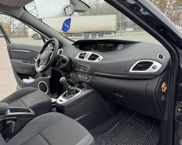 Серый Рено Сценик, объемом двигателя 1.6 л и пробегом 210 тыс. км за 7500 $, фото 32 на Automoto.ua