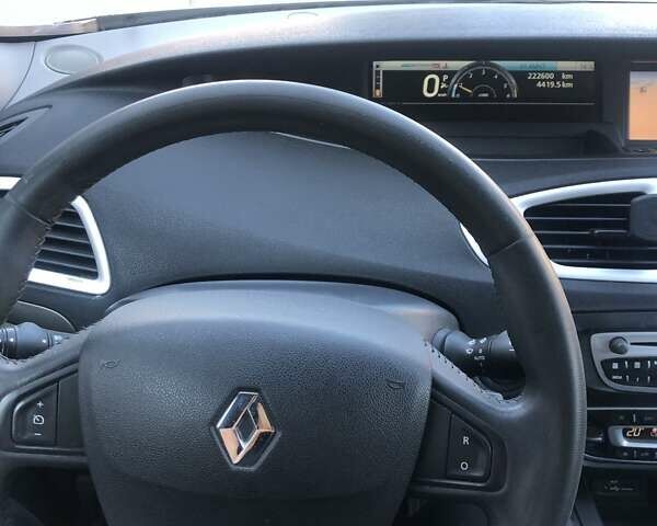 Сірий Рено Сценік, об'ємом двигуна 1.5 л та пробігом 230 тис. км за 6200 $, фото 11 на Automoto.ua