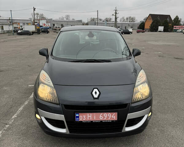 Серый Рено Сценик, объемом двигателя 1.6 л и пробегом 210 тыс. км за 7500 $, фото 3 на Automoto.ua