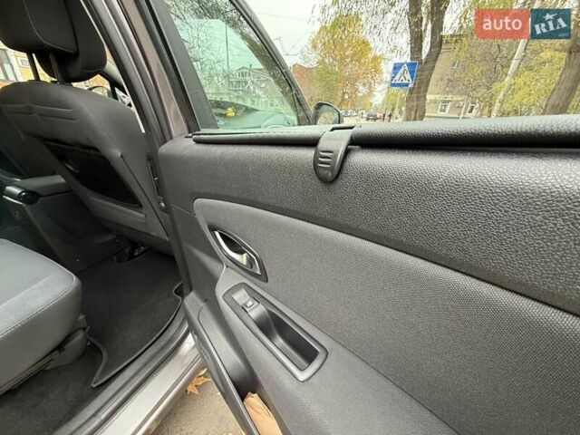 Серый Рено Сценик, объемом двигателя 1.46 л и пробегом 232 тыс. км за 7500 $, фото 6 на Automoto.ua