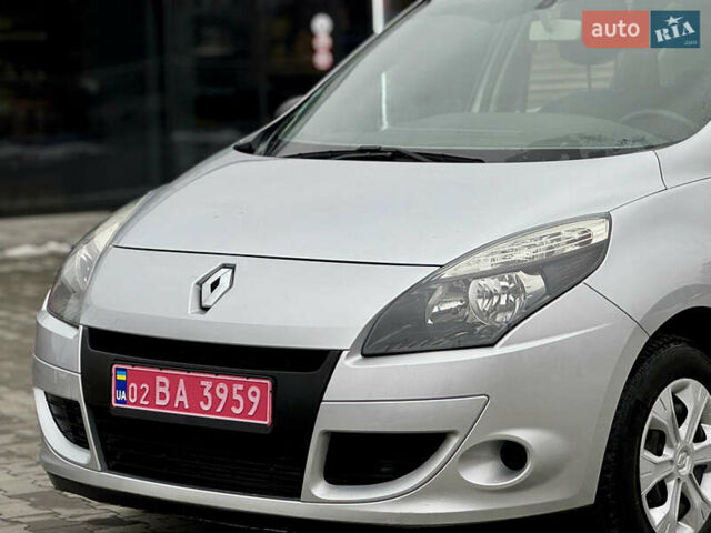 Серый Рено Сценик, объемом двигателя 1.5 л и пробегом 218 тыс. км за 6550 $, фото 32 на Automoto.ua