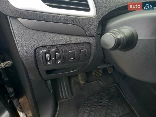 Серый Рено Сценик, объемом двигателя 1.46 л и пробегом 250 тыс. км за 5999 $, фото 20 на Automoto.ua