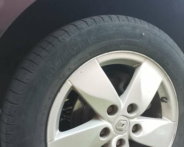 Рено Сценик 2010 в Владимирце на Automoto.ua Серый Рено Сценик, объемом двигателя 1.5 л и пробегом 256 тыс. км за 6000 $, фото 3 на Automoto.ua