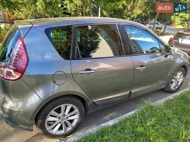 Рено Сценик 2010 в Киеве на Automoto.ua Серый Рено Сценик, объемом двигателя 1.5 л и пробегом 320 тыс. км за 7499 $, фото 3 на Automoto.ua