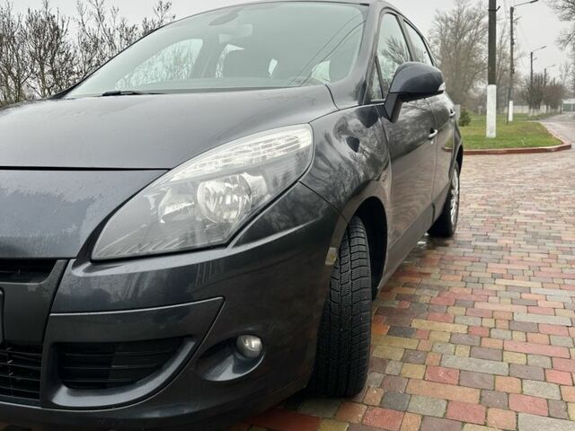 Сірий Рено Сценік, об'ємом двигуна 1.5 л та пробігом 263 тис. км за 6900 $, фото 3 на Automoto.ua