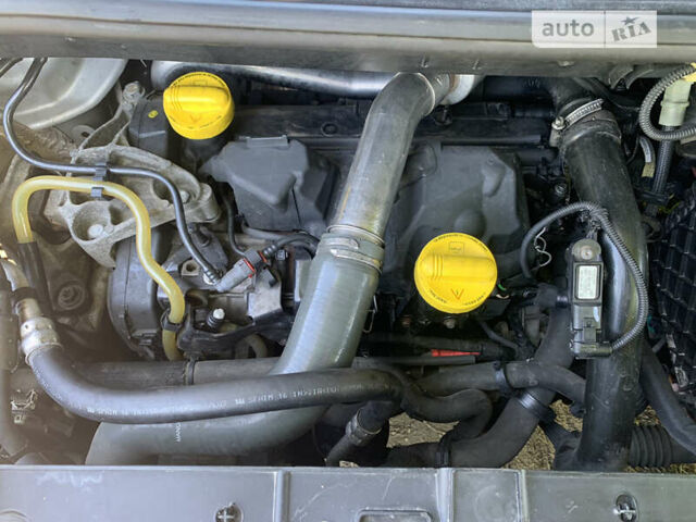 Серый Рено Сценик, объемом двигателя 1.5 л и пробегом 250 тыс. км за 5999 $, фото 5 на Automoto.ua