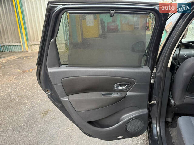 Сірий Рено Сценік, об'ємом двигуна 1.5 л та пробігом 215 тис. км за 6100 $, фото 16 на Automoto.ua
