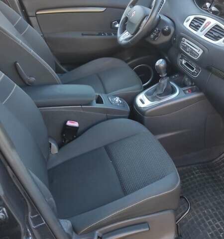 Серый Рено Сценик, объемом двигателя 1.5 л и пробегом 239 тыс. км за 7799 $, фото 3 на Automoto.ua