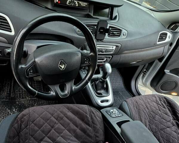 Рено Сценік 2010 у Миколаєві на Automoto.ua Сірий Рено Сценік, об'ємом двигуна 1.46 л та пробігом 256 тис. км за 6600 $, фото 4 на Automoto.ua