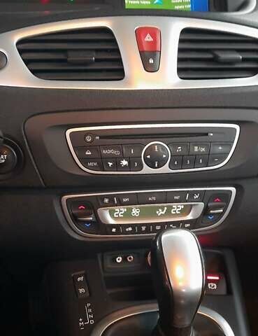 Серый Рено Сценик, объемом двигателя 2 л и пробегом 245 тыс. км за 7000 $, фото 7 на Automoto.ua