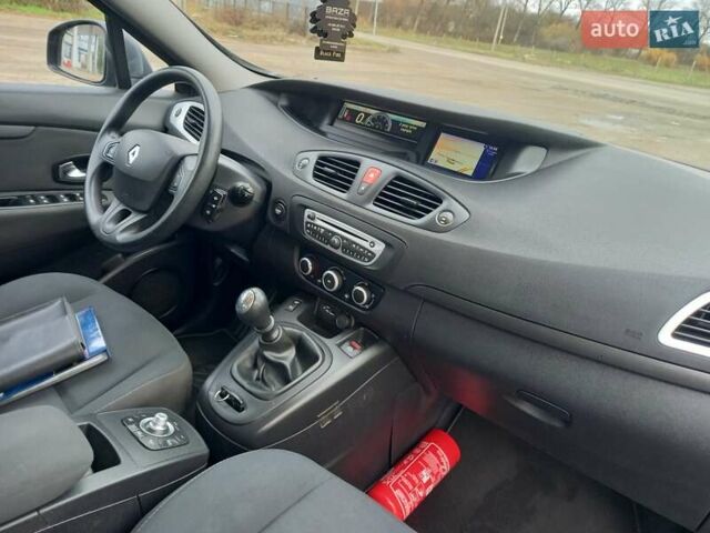 Серый Рено Сценик, объемом двигателя 1.46 л и пробегом 250 тыс. км за 5999 $, фото 37 на Automoto.ua