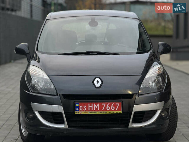 Серый Рено Сценик, объемом двигателя 1.5 л и пробегом 239 тыс. км за 6850 $, фото 1 на Automoto.ua
