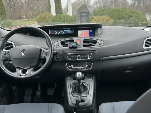 Сірий Рено Сценік, об'ємом двигуна 1.5 л та пробігом 263 тис. км за 6900 $, фото 4 на Automoto.ua