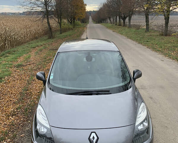 Серый Рено Сценик, объемом двигателя 1.87 л и пробегом 280 тыс. км за 7200 $, фото 1 на Automoto.ua