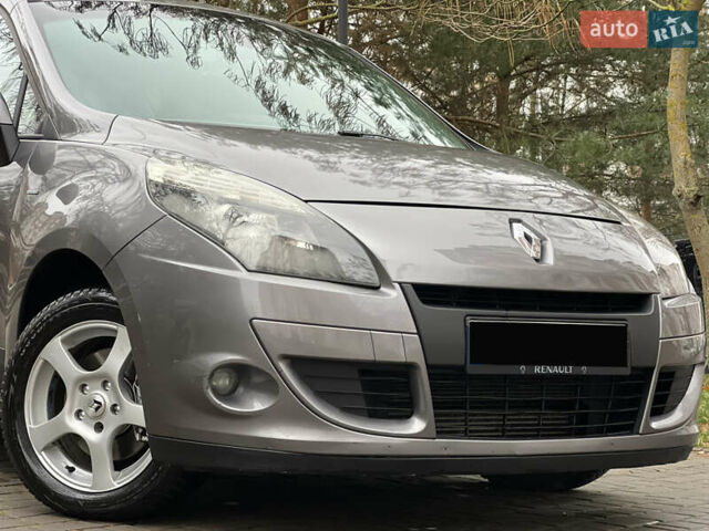 Серый Рено Сценик, объемом двигателя 1.5 л и пробегом 237 тыс. км за 5800 $, фото 3 на Automoto.ua