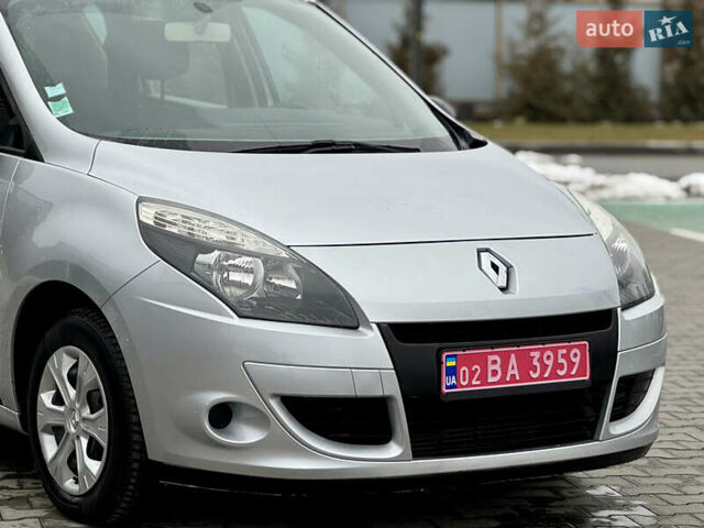 Серый Рено Сценик, объемом двигателя 1.5 л и пробегом 218 тыс. км за 6550 $, фото 3 на Automoto.ua