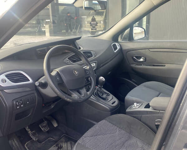 Серый Рено Сценик, объемом двигателя 1.5 л и пробегом 251 тыс. км за 6800 $, фото 6 на Automoto.ua