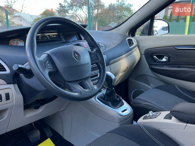 Серый Рено Сценик, объемом двигателя 1.46 л и пробегом 168 тыс. км за 8000 $, фото 5 на Automoto.ua