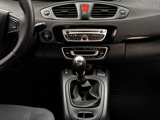 Сірий Рено Сценік, об'ємом двигуна 1.5 л та пробігом 240 тис. км за 7500 $, фото 4 на Automoto.ua