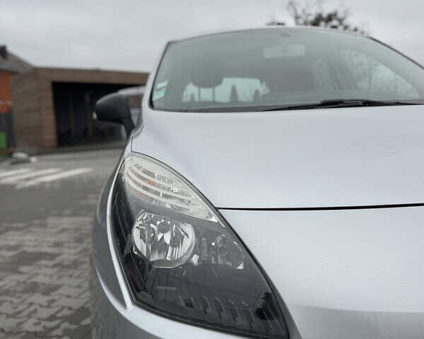 Серый Рено Сценик, объемом двигателя 1.5 л и пробегом 218 тыс. км за 6550 $, фото 28 на Automoto.ua