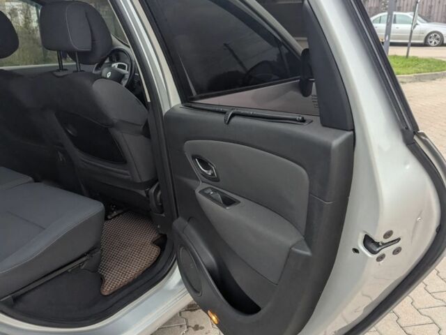 Серый Рено Сценик, объемом двигателя 1.5 л и пробегом 265 тыс. км за 6200 $, фото 5 на Automoto.ua