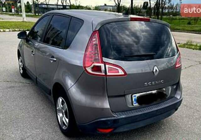 Рено Сценик 2010 в Житомире на Automoto.ua Серый Рено Сценик, объемом двигателя 1.5 л и пробегом 217 тыс. км за 7400 $, фото 12 на Automoto.ua