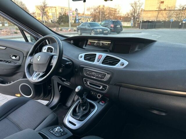 Сірий Рено Сценік, об'ємом двигуна 1.4 л та пробігом 179 тис. км за 6399 $, фото 10 на Automoto.ua